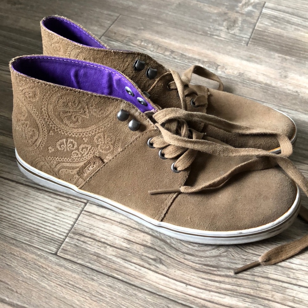 Vans - Picture 2 of 5